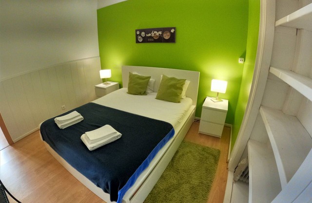 Lisbon T2 apartment in typical villa, Sapadores, Lisbon
