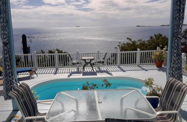 Hören Sie unten zu surfen! 2 zm private Villa mit Pool und Spa.