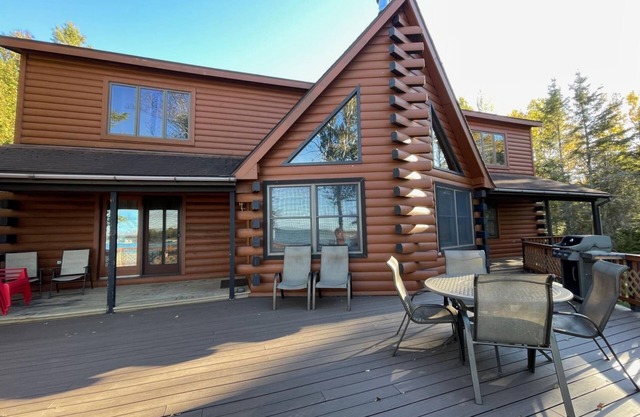 Little Bear Lodge on Drummond Island