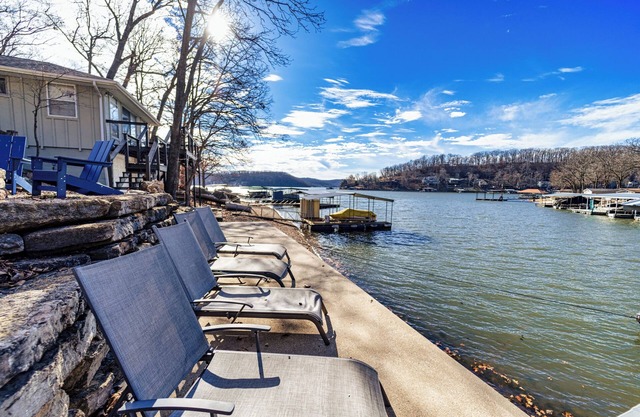 Little Bearcat Bungalow – Stay on Ozark Waterfront