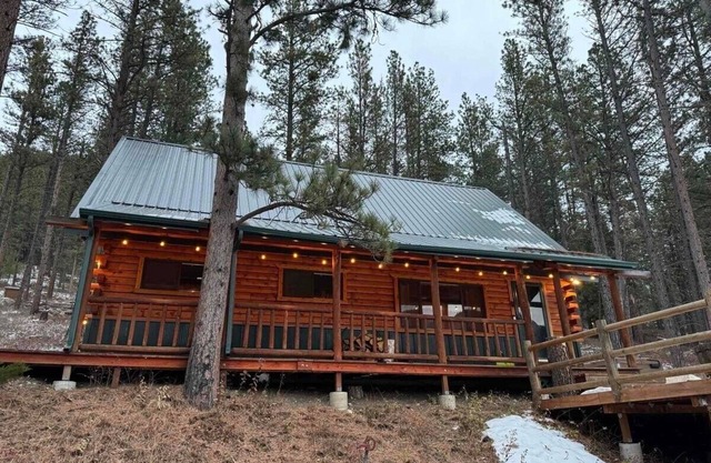Little Belt Getaway! 3 bedroom 2 bath cabin with WiFi and hot tub.