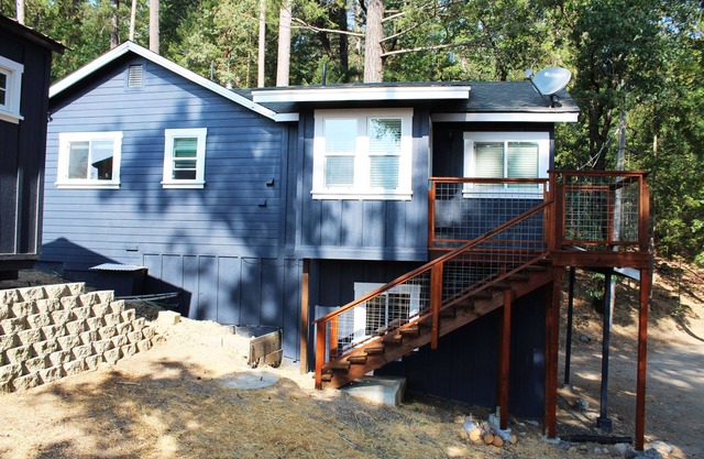 Little Blue Mountain Cottage on Cobb Mountain Serene area perfect unplug getaway