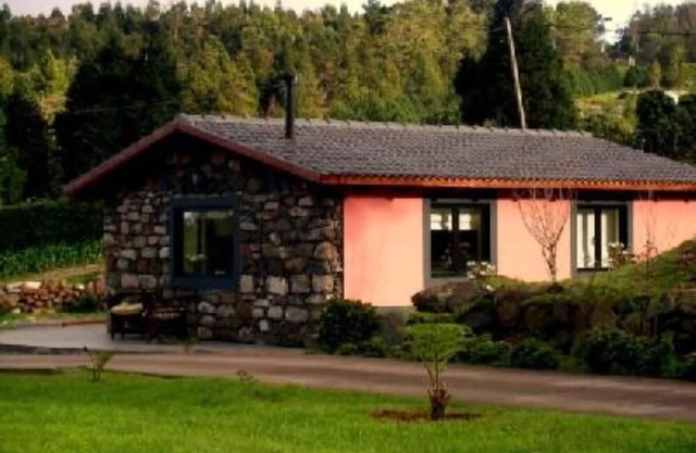 Kleine Berghütte, ruhig, friedlich, zu Fuß zum Golf, Schlafplätze 3