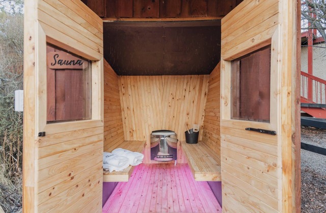 Little Dipper - 2-Bedroom Accommodation