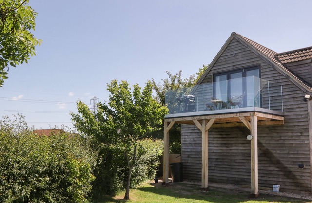 LITTLE KNAPLOCK, romantic in Combwich, Somerset