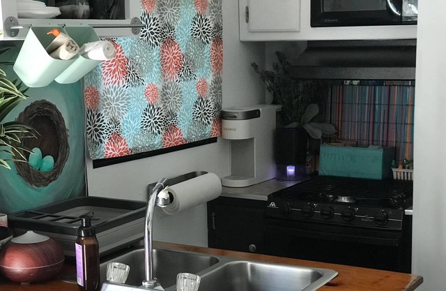 Little Leaf Cabin Tiny House Glamping in the City