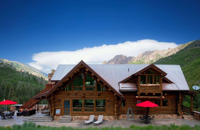 Little Robinson Lodge – Rustic Charm & Wilderness