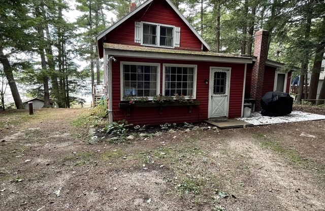 LITTLE SEBAGO LAKE - Wonderful classic lakeside cottage