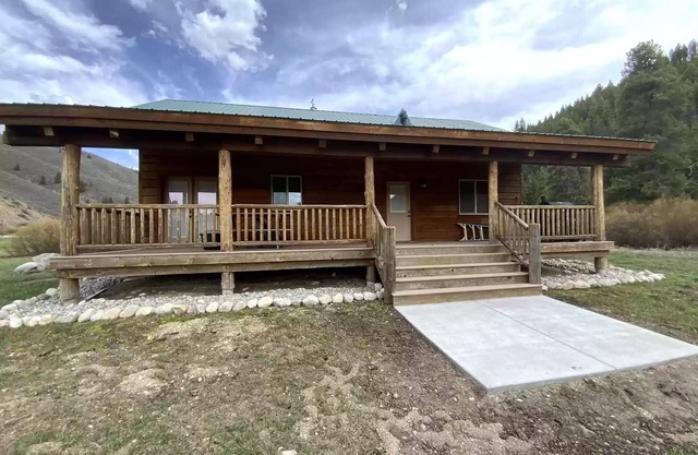 Little Smoky Cabin Retreat