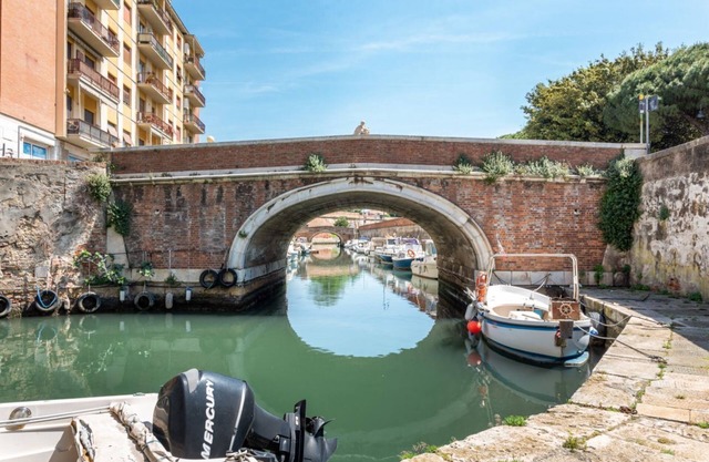 Little Venice Charming Flat with Canal View