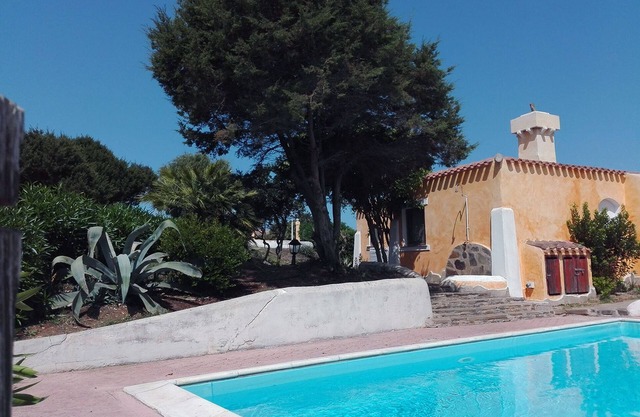 VILLA MIT GARTEN UND SWIMMINGPOOL FÜR EXKLUSIVE NUTZUNG, GÄSTE 4 PERSONEN. KLIMAANLAGE