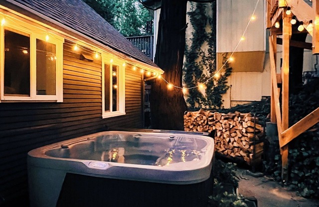 Little Wolf Lodge/Cozy Modern Cabin at Lake Gregory