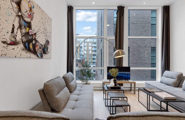 Liv MTL* 55% Off * Downtown 403 Luxurious Duplex | Relaxed Getaway + Spacious High ceiling + Office + Pets Stay Free!