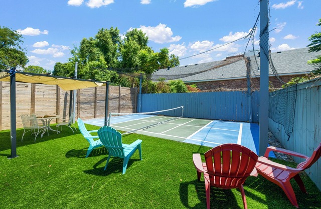 Live NOLA-4 Beds, Laundry, Screened-In Porch w/BT-SS Speakers & Pickleball Court