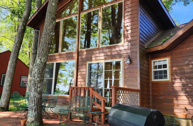 Live Oak Cabin- Cabin on the Chippewa Flowage within a Resort