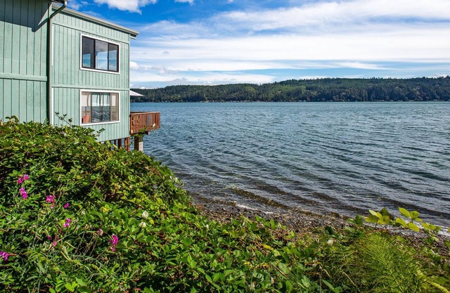 NEW: Live the Hood Canal high life at The Canal House