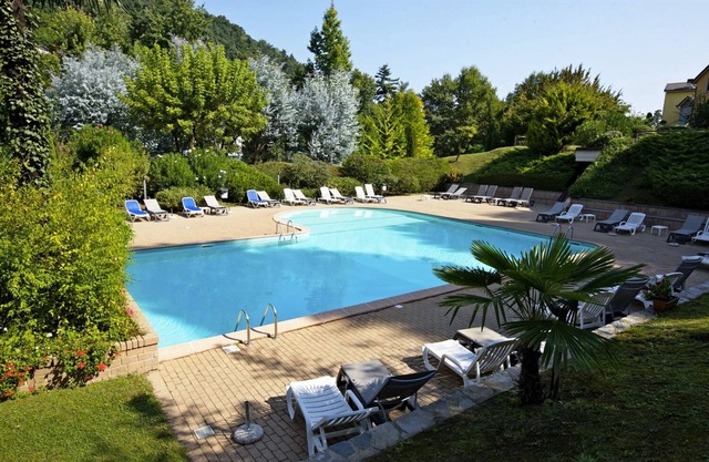 Wohnen in einer außergewöhnlichen Residenz mit ca. 8 ha. großem Park und Pool
