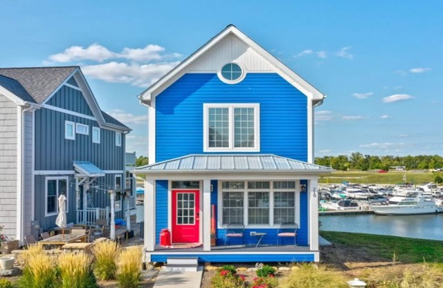 Living On The Edge | 2 Bed, 2.5 Bath