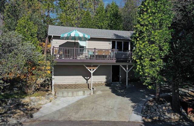 Living on the Ledge in Willow Cove