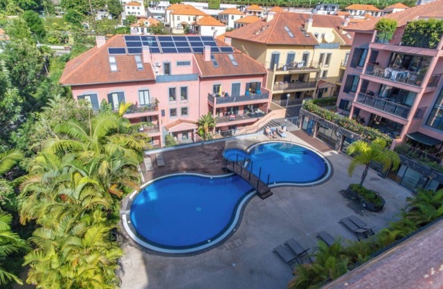 Lebende Wohnung mit privatem Pool