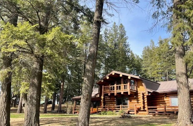 Log Lodge with Panoramic Views