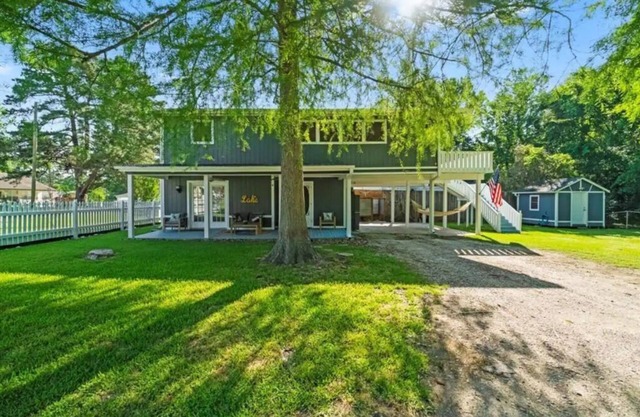 Livingston Home Near The Lake