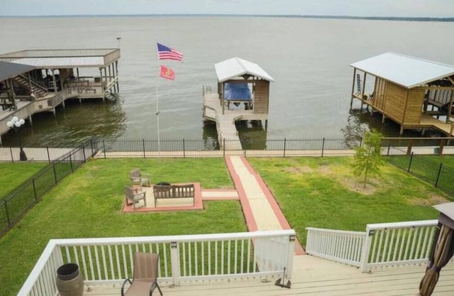Livingston Lake Living