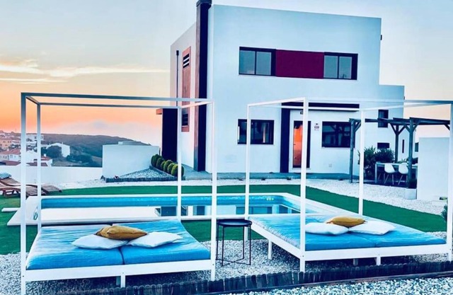 Lizandro Beach & Sunset Villa