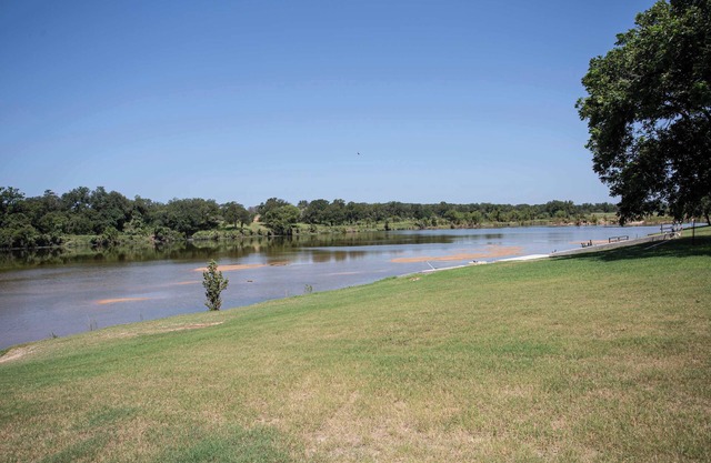 Llano River Retreat w Game Room & Kayaks