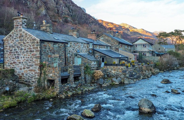 LLETY, pet friendly, character holiday cottage in Beddgelert