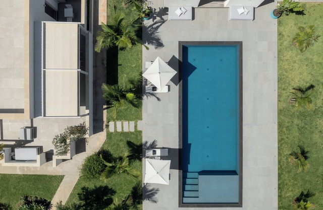 LM7 VILLA a stone's throw from the sea, Infinity Pool, Hydro, Wi-Fi, Garden