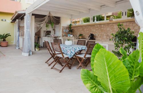 Lo Stagnone Apartments by Quokka 360 - In front of Marsala's Salt Pans