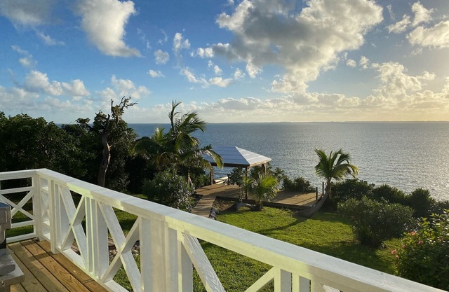 NEW POOL OUTDOOR SPACE Luxury home on Sea of Abaco 100ft private deep water dock
