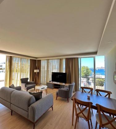 Loca Centre Suites