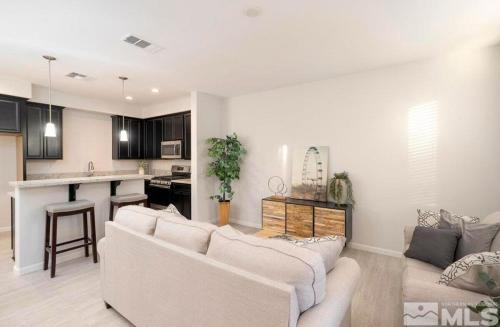 Local 3BD 3BA with WiFi Parking