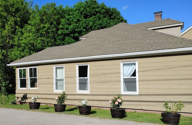 Located directly in central downtown and beach area, fish or kayak from backyard