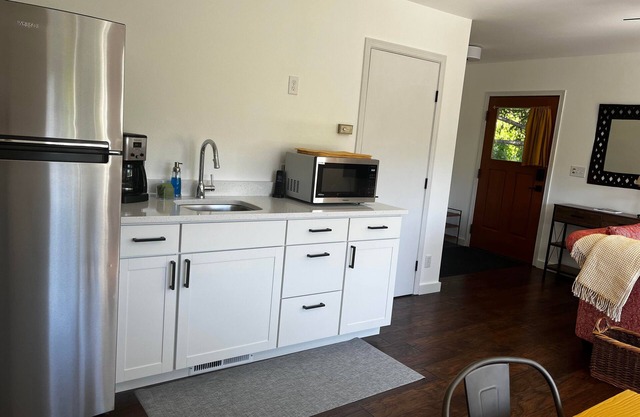 SPECIAL-RENT 2 NIGHTS, 1 NIGHT FREE MIDWEEK March/April