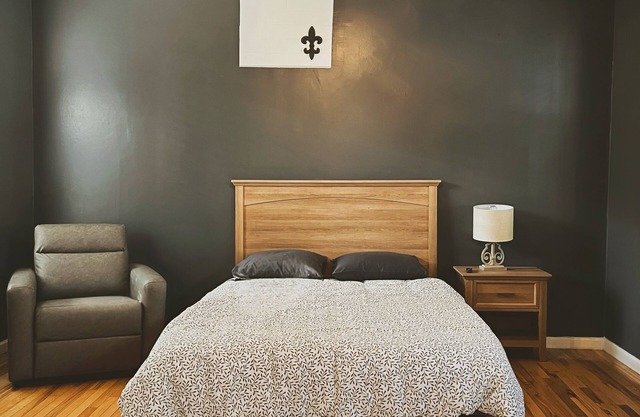 Located in the heart of Soulard, walking distance from many attractions.
