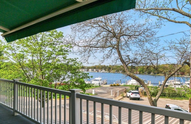 Located in the heart of downtown Saugatuck, Tootsie's Place offers spectacular