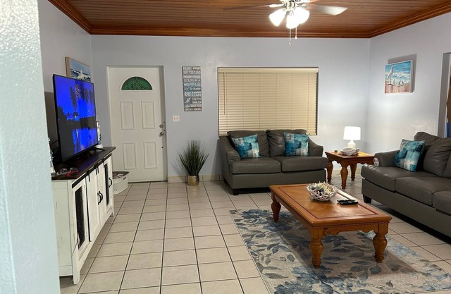 Located in the quiet neighborhood of Little Orchard in Marsh Harbour. 2bed 2bath
