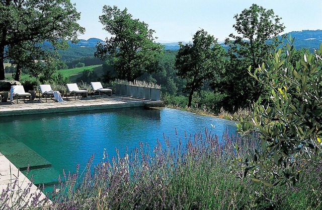 Located on a wine producing estate, this magnificent property has a 360 degree view on the surro.