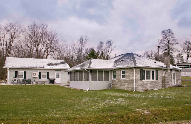 Located on Waneta Lake in the Sylvan Beach Association.