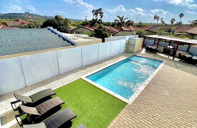 Brandneue 3 Schlafzimmer 2 Badezimmer Haus mit großem Pool Minuten von Palm Beaches