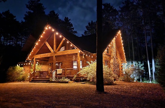 🏞Location* Beautiful Custom Log Cabin By Dells,next to WI River*Ski*Fireplace🏕