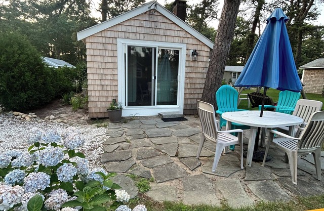 19-eingebettet in die Kiefern im Herzen von Cape Cod