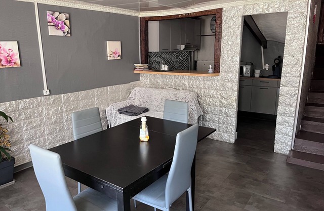 Location des Roussel