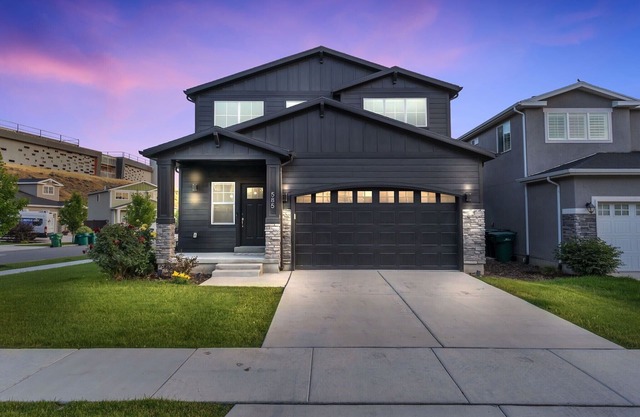 LOCATION! HUGE MODERN HOUSE 3BA/3BR BLUFFDALE