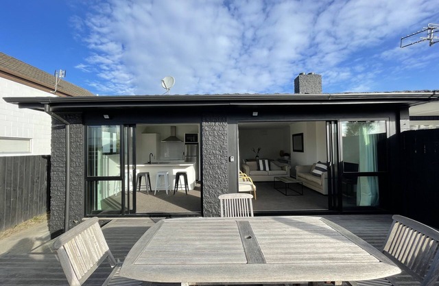 Lage, Lage - Merivale Apartment