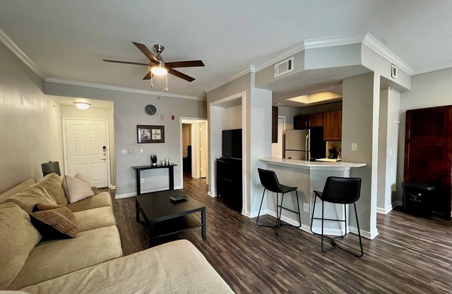 Location Location Location! Great apartment in Uptown