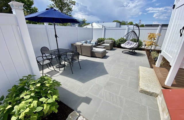 LOCATION & QUALITY! Right in town, freshly renovated, near everything u need!